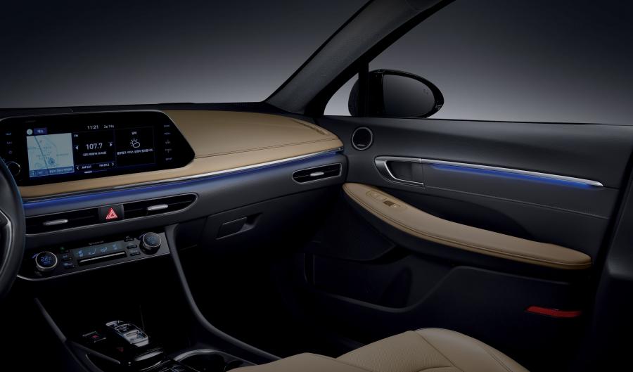 Интерьер Hyundai Sonata 2019 года  (KR) (фото 13 из 42)